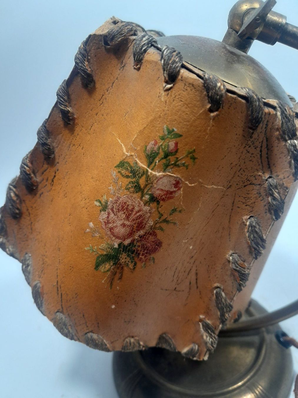 Lampen: Antike vintage Nachttisch Lampe / Lederschirm – Gebraucht aus Männedorf von Bel-view 4