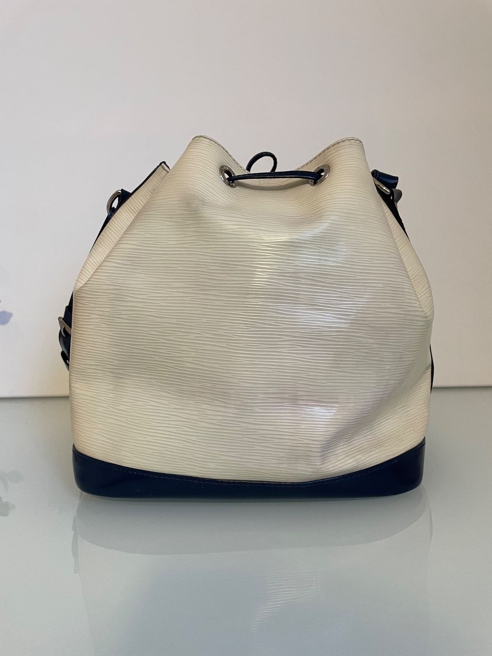 Louis Vuitton Borse da donna: -Louis Vuitton Petit Noe weiss blau – Usato da Hittnau venduto da LuxAndMore 3