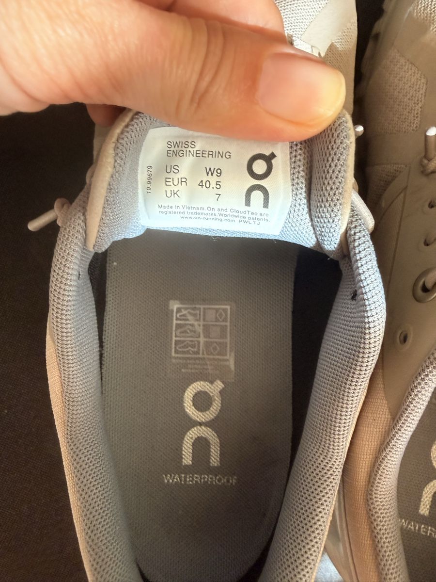 On Scarpe da donna: On Running Cloud Waterproof beige Grösse 40.5 – Nuovo (secondo la descrizione) da Birmensdorf ZH venduto da IrynaR 1