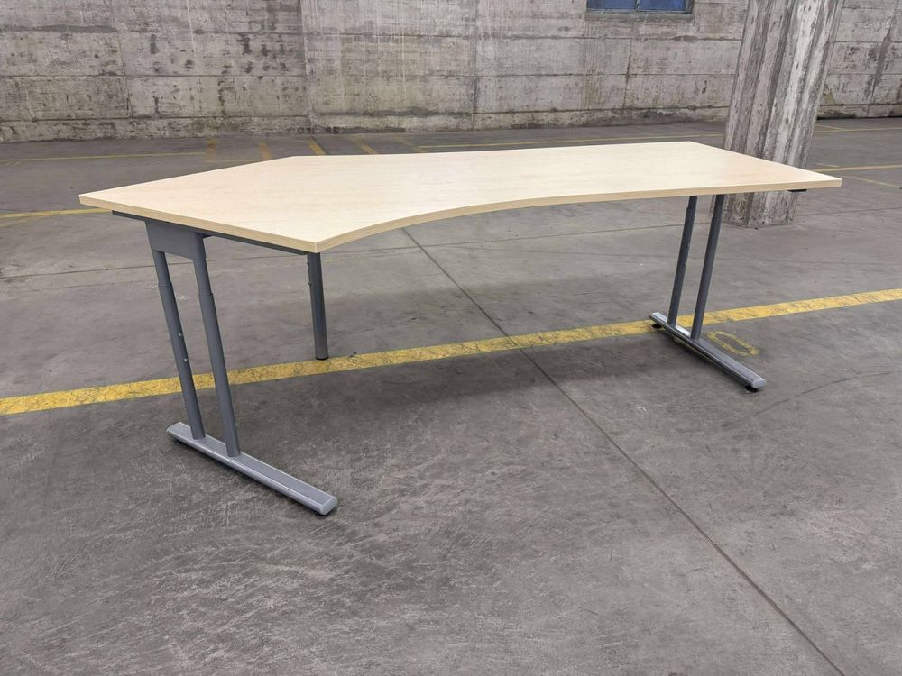 Scrivanie: Bürotisch Schreibtisch höhenverstellbar ab 1.- SFr. – Usato da Dübendorf venduto da Joe1001 1