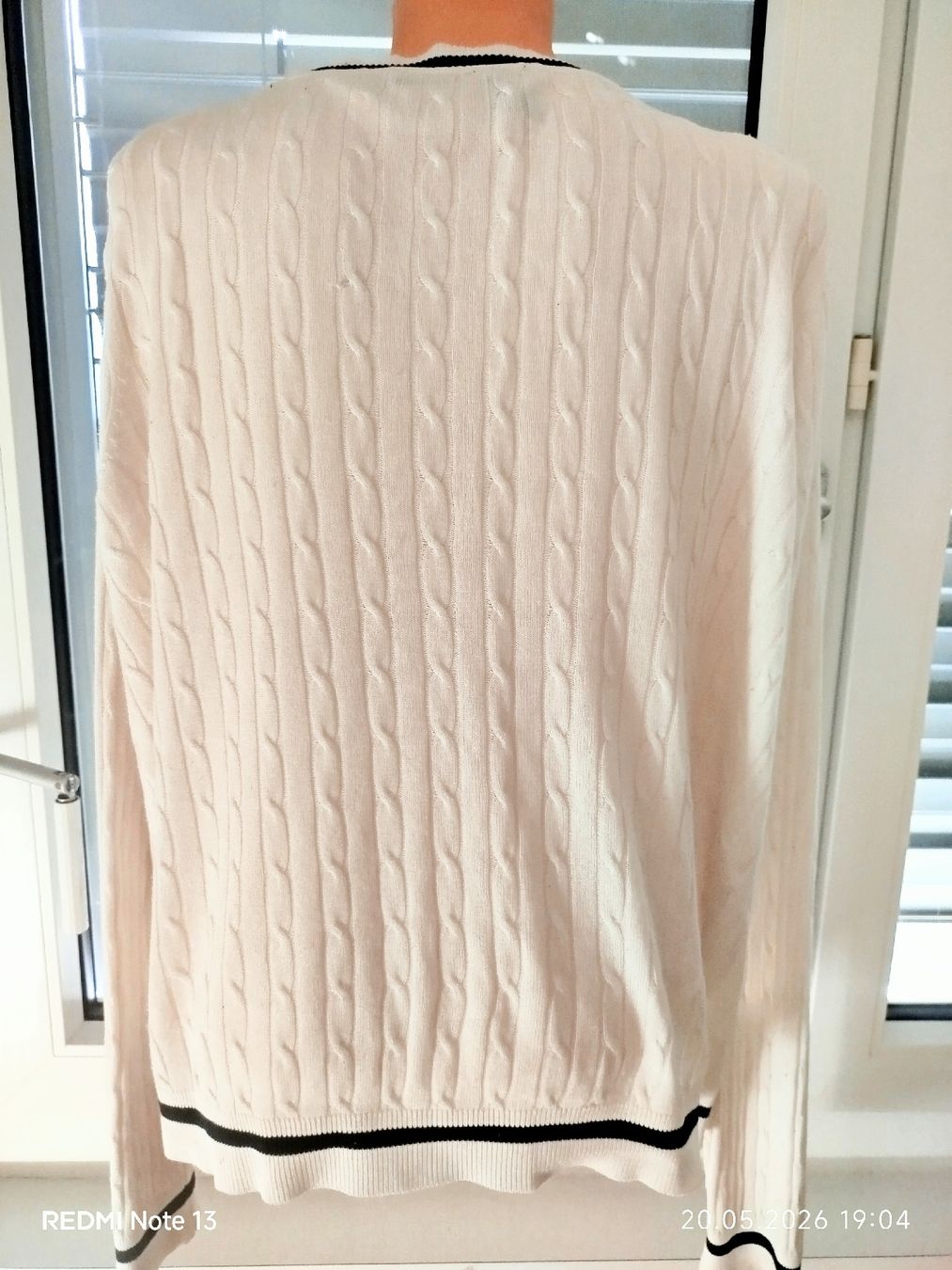 Lotti di vestiti: Set aus Bluse und Pullover, Größe L – Usato da Wauwil venduto da Sanczeza 3