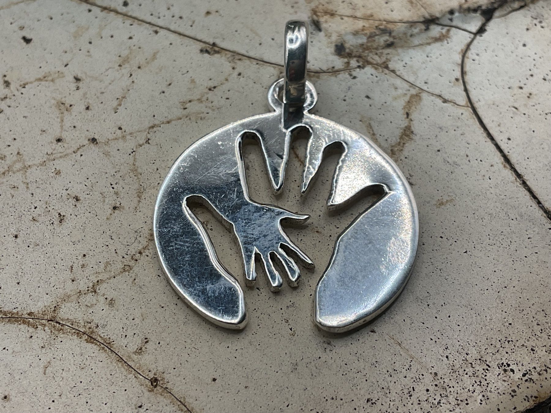 Pendentifs: Silberanhänger Mutter und Kind, Handarbeit – Neuf (Voir description) à Luzern par S.Kern01