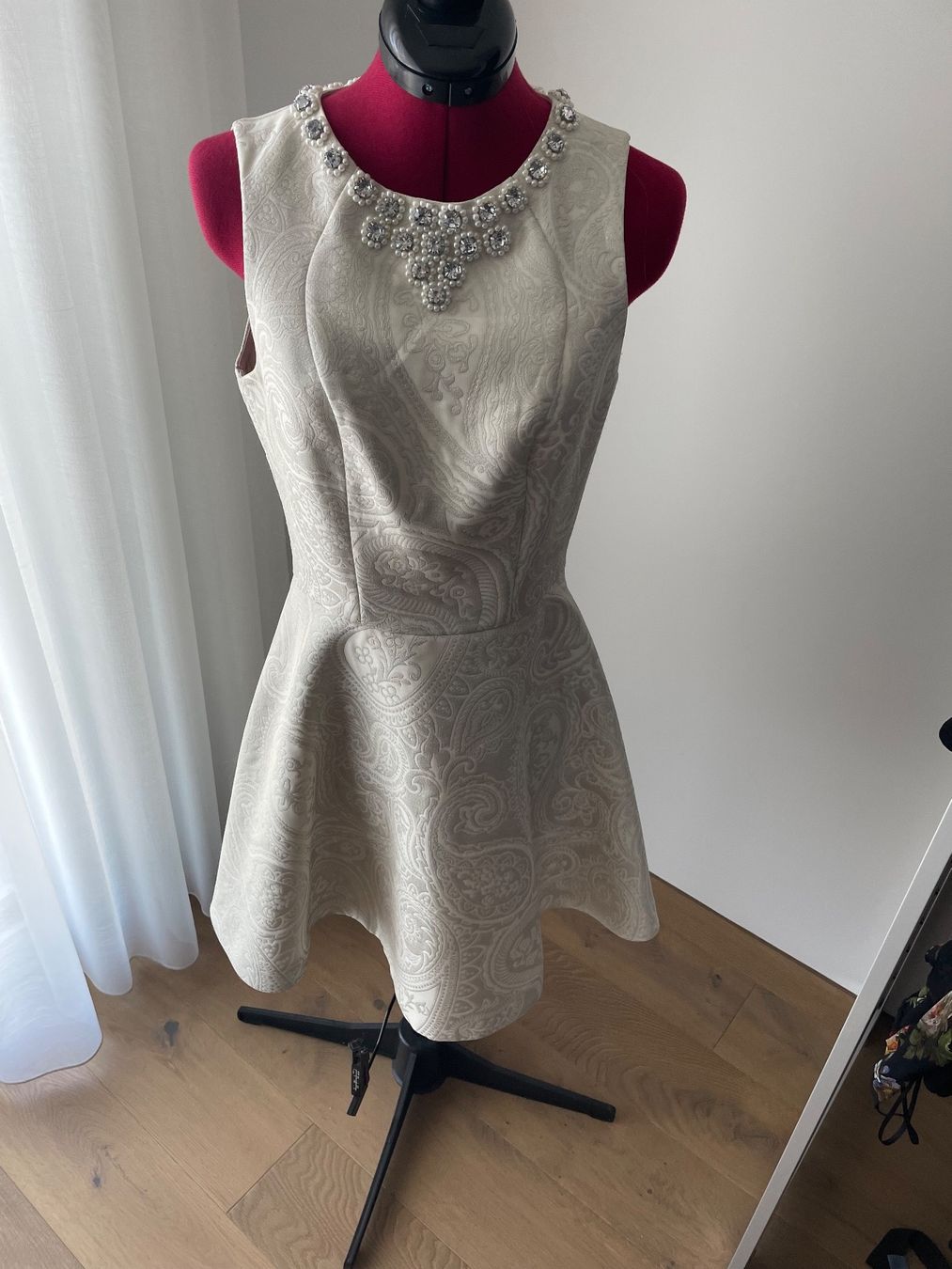 Ted Baker Vestiti: Ted Baker Hochzeitskleid – Usato da Gümmenen venduto da Monsieur_Finn 3