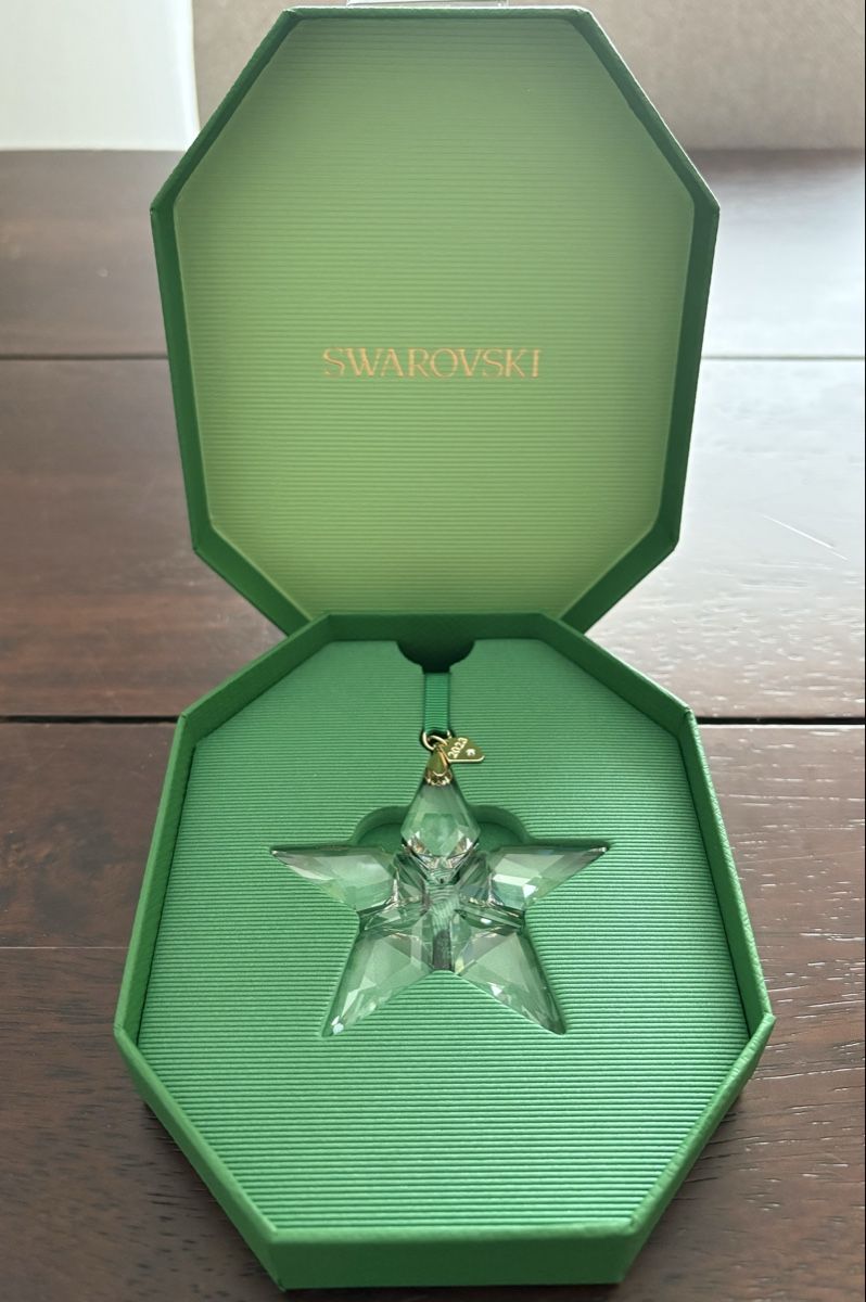 Swarovski Tutte le decorazioni: Swarovski Stern Ornament 2023 Gross – Nuovo e nell'imballaggio originale da Wil SG venduto da Sissi..79..