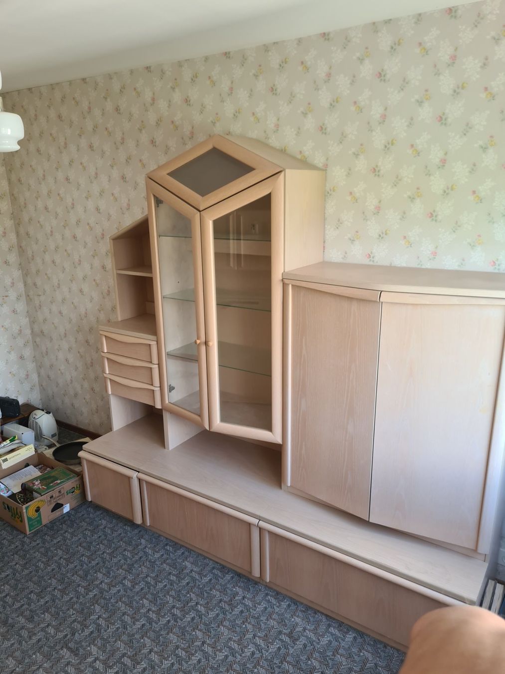Vitrinen: Grand buffet vintage avec vitrine et rangement – Gebraucht aus Monthey von 187-zeroo 5