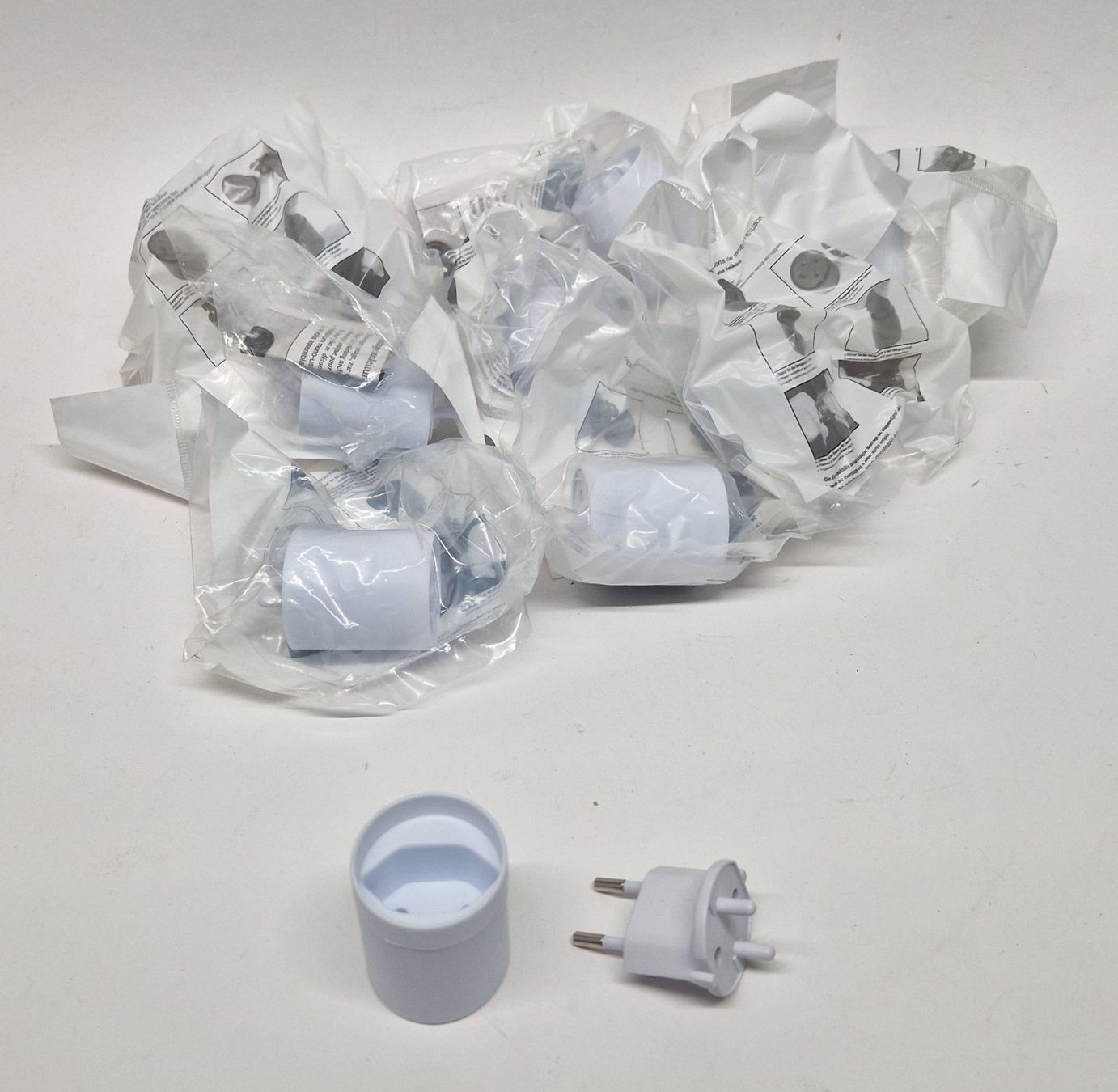 Unità & Adattatore: Fix Adapter CH EURO 2-Pol 5 Stück weiss – Nuovo (secondo la descrizione) da Untersiggenthal venduto da Coca-Cola 1
