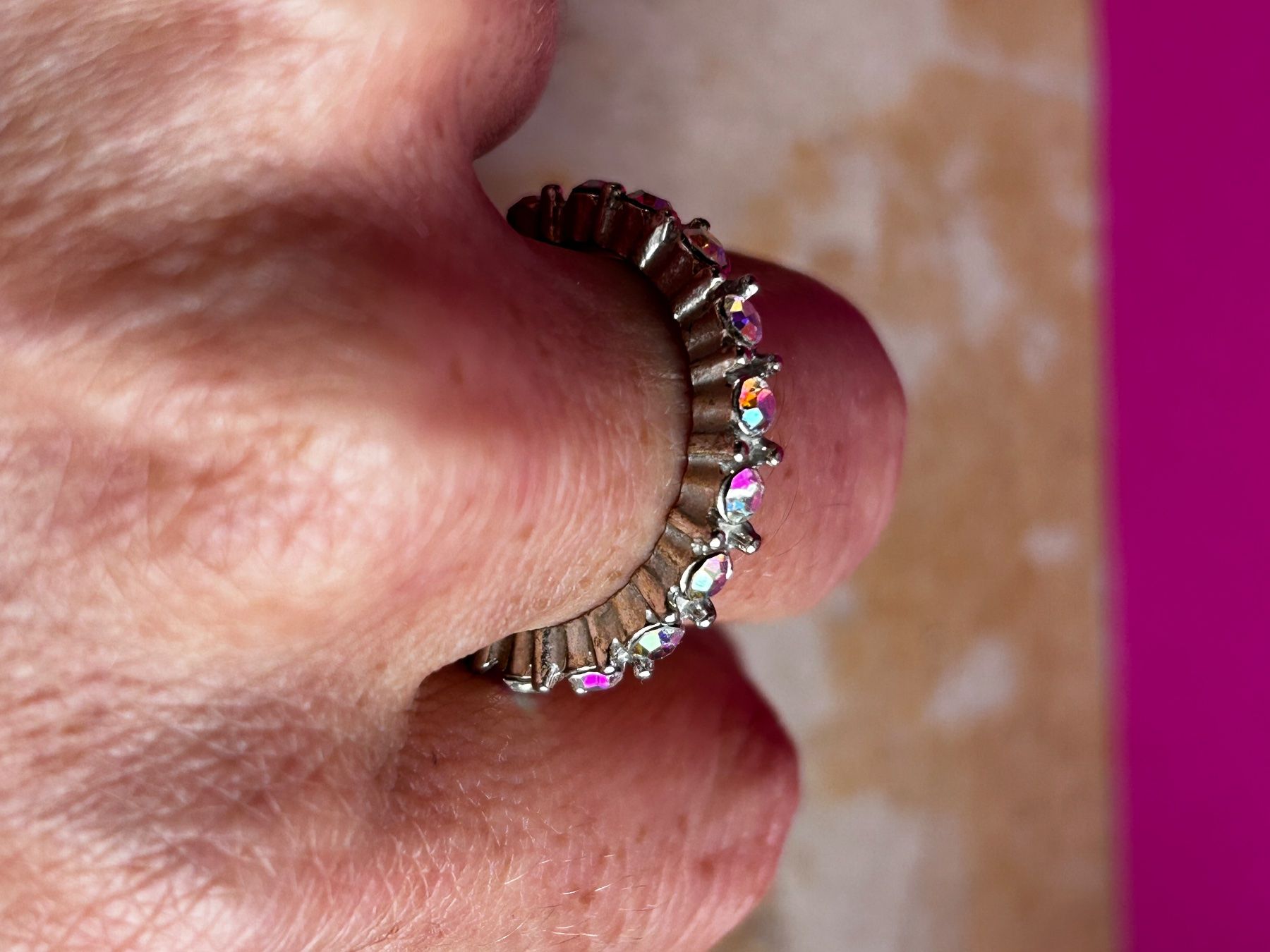 Anelli: Fingerring mit funkelnden Strasssteinen (61) – Usato da Laufen venduto da Bellavitaboom 1