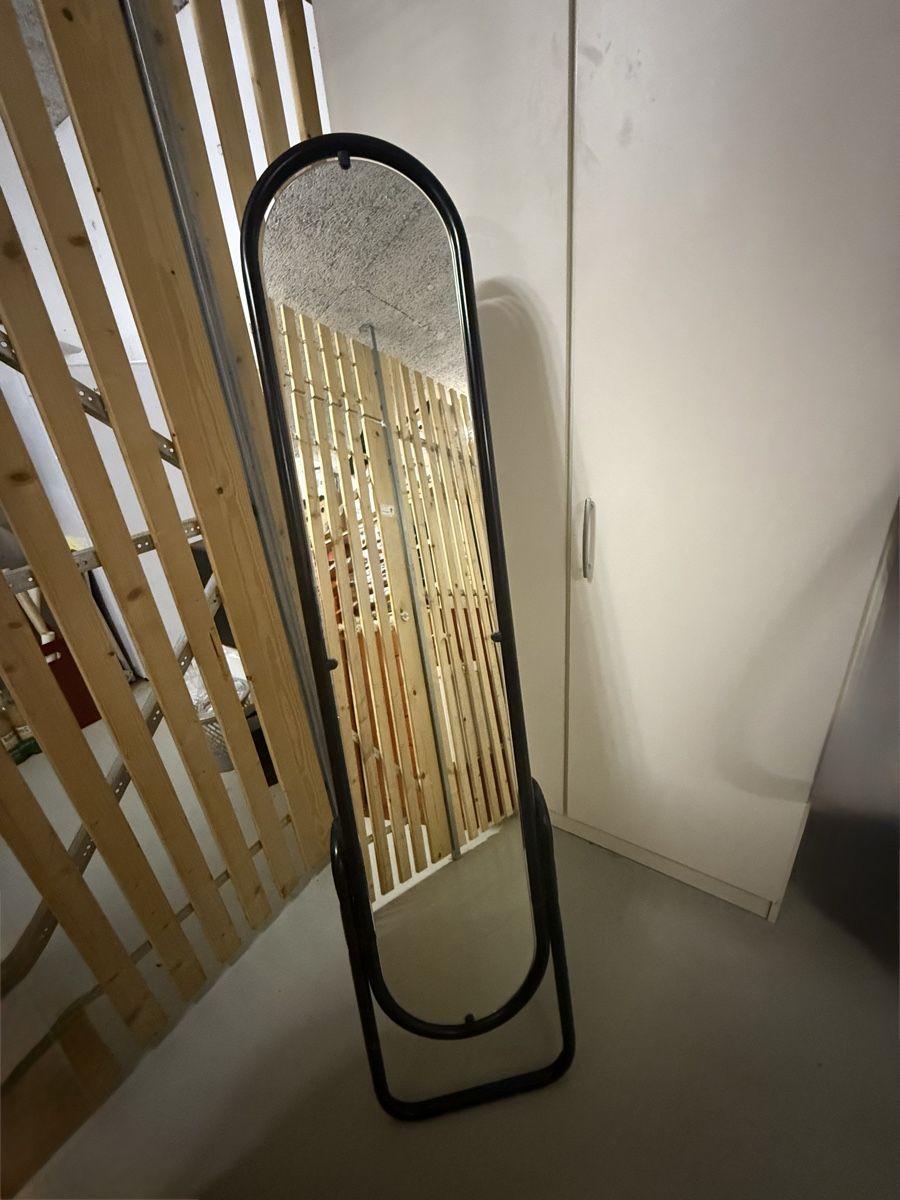 Specchi: Standspiegel schwarz oval – Usato da Baar venduto da -fatos- 1