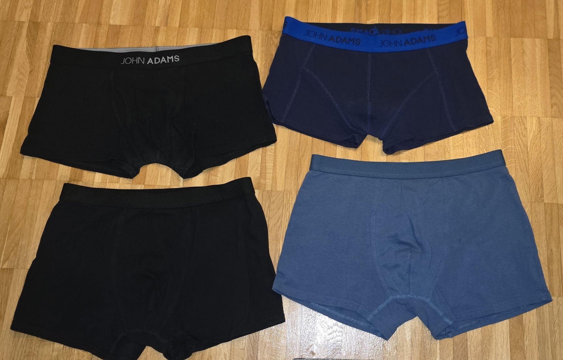 Lots de vêtements: SECOND HAND 4 Boxershorts JOHN ADAMS/Essentials, Gr. M/L – D'occasion à Seuzach par K_N