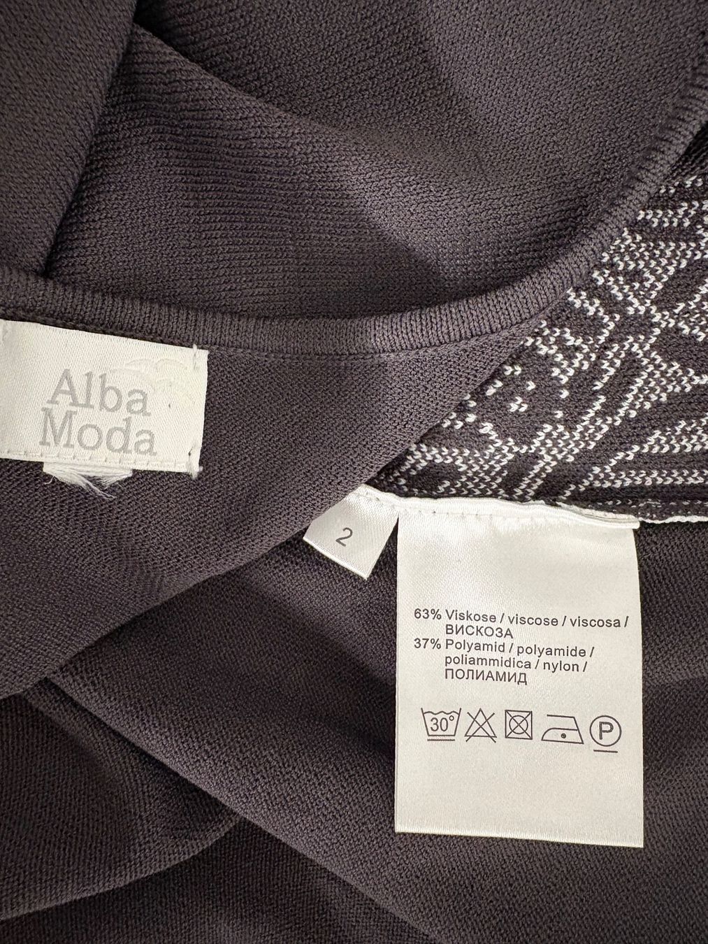 Alba Moda Top: Alba Moda Top grau/weiss 36 Viskose Print – Nuovo (secondo la descrizione) da Regensdorf venduto da secondchancefashion 4