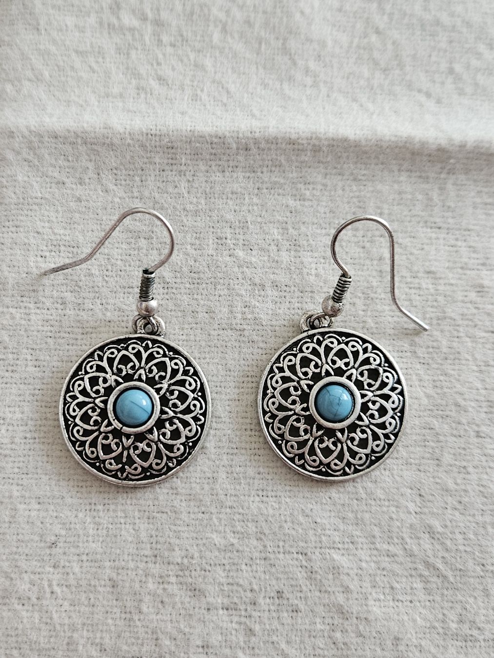Boucles d'oreille: Modeschmuck Ohrhänger mit türkisfarbigem Stein – D'occasion à Bern par Sabulise