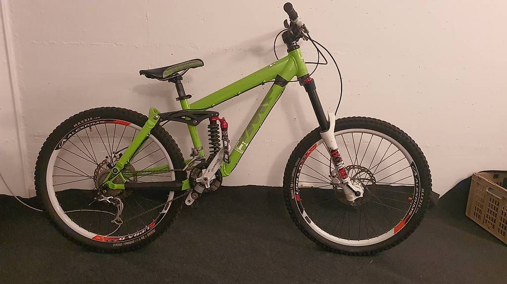 Biciclette: Bicicletta da Downhill professionale UMF – Usato da Comano venduto da oli_zb2p