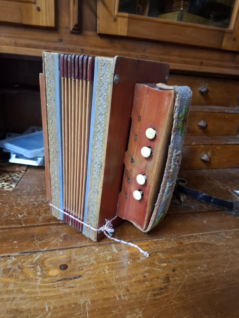 Musikinstrumente: langnauerli orgeli. – Gebraucht aus Villeneuve von BibiVintage 1