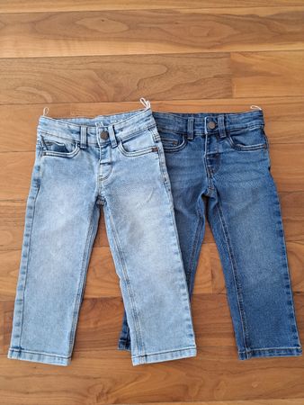 Jeans Kinder Grösse 98 zwei Stück sehr guter Zustand