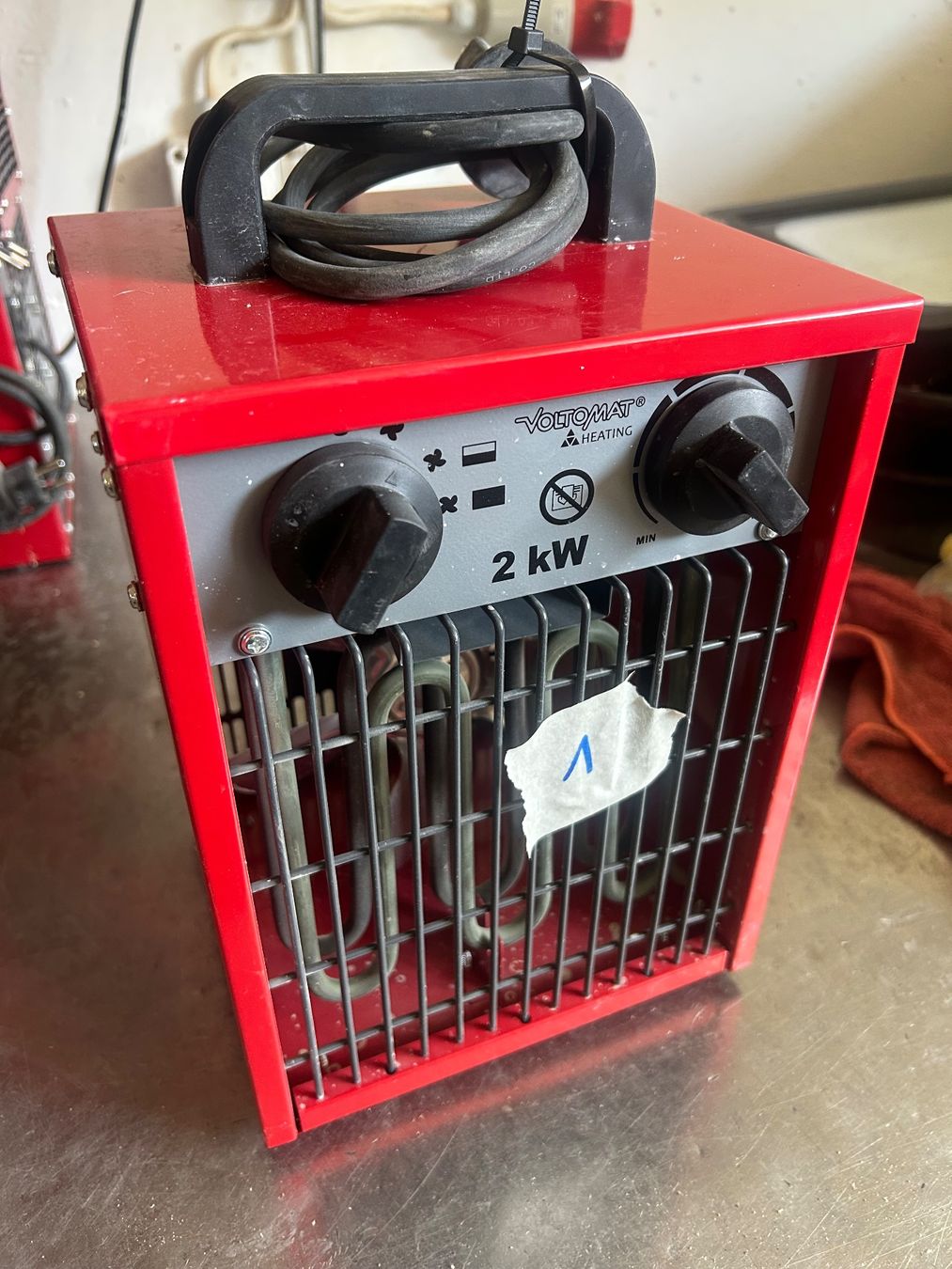 Radiatori: Bauheizer 2kw (Artikelnr. 1) – Usato da Wittwil venduto da akl_8x79