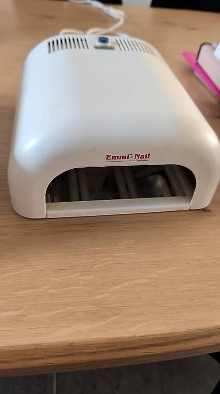 Ongles artificiels: Emmi-Nail classic UV-Lichthärtegerät – D'occasion à Volketswil par cloudy68 2