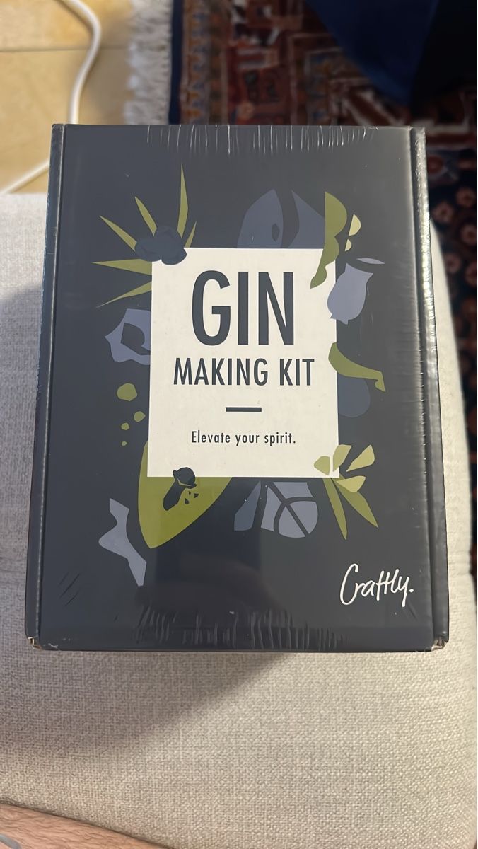 Kits de loisir créatif: Craftly Gin Making Kit neu – Neuf avec emballage d'origine à Steffisburg par Michaels011