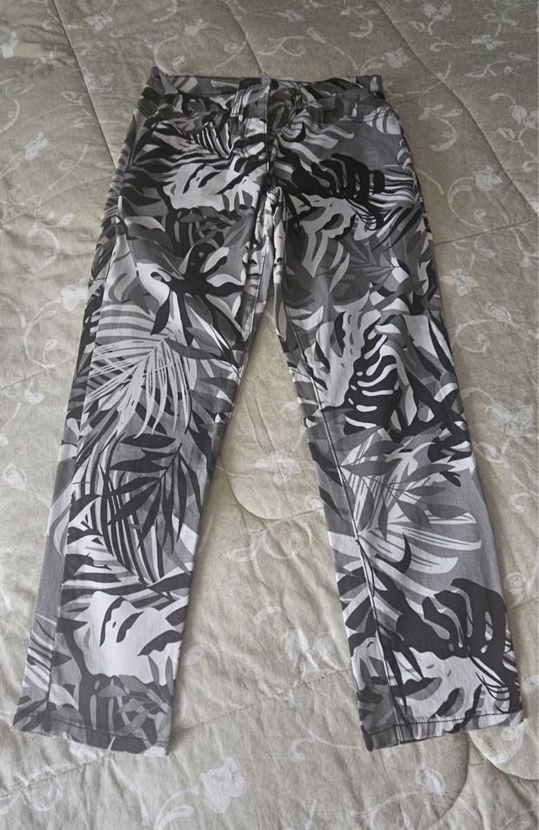 Pantalons: Hose Gr. 40 Knöchellang – Neuf (Voir description) à Kloten par tyrael93