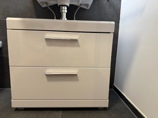 Mobili per bagno: Waschbeckenunterschrank – Usato da Frauenfeld venduto da Phil.E