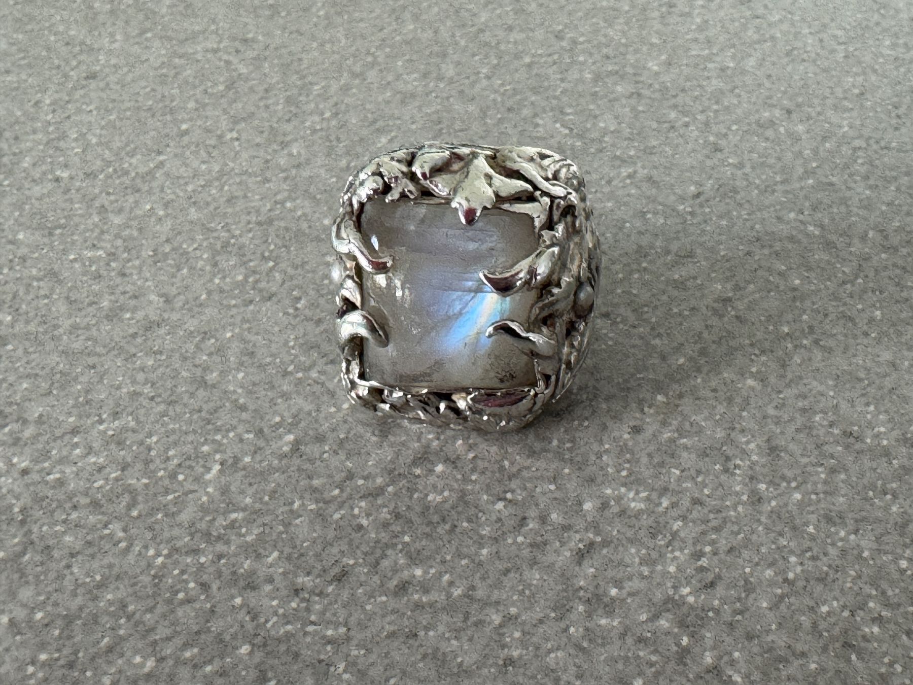 Anelli: Silber Ring mit Regenbogen Mondstein – Usato da Illnau venduto da PS62