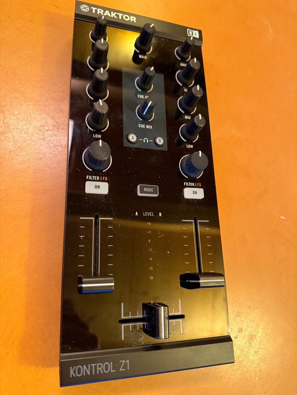 Traktor Mischpulte: Traktor Kontrol Z1 MK1 – Gebraucht aus Madiswil von raphaelh00239