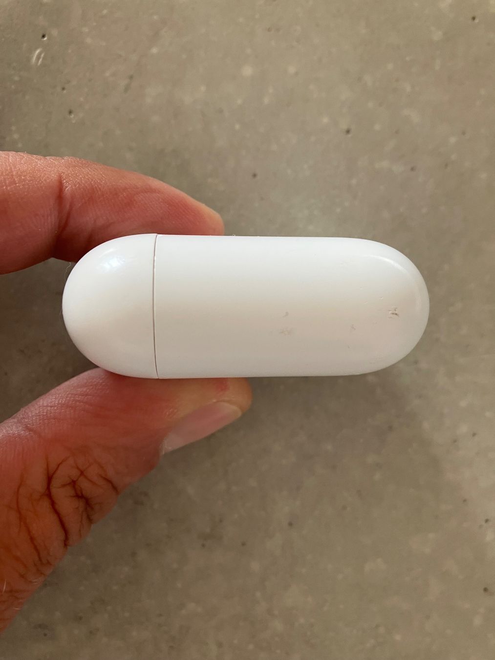 Apple Cuffie: APPLE AIRPODS Case – Usato da Lausanne venduto da mr.v 6