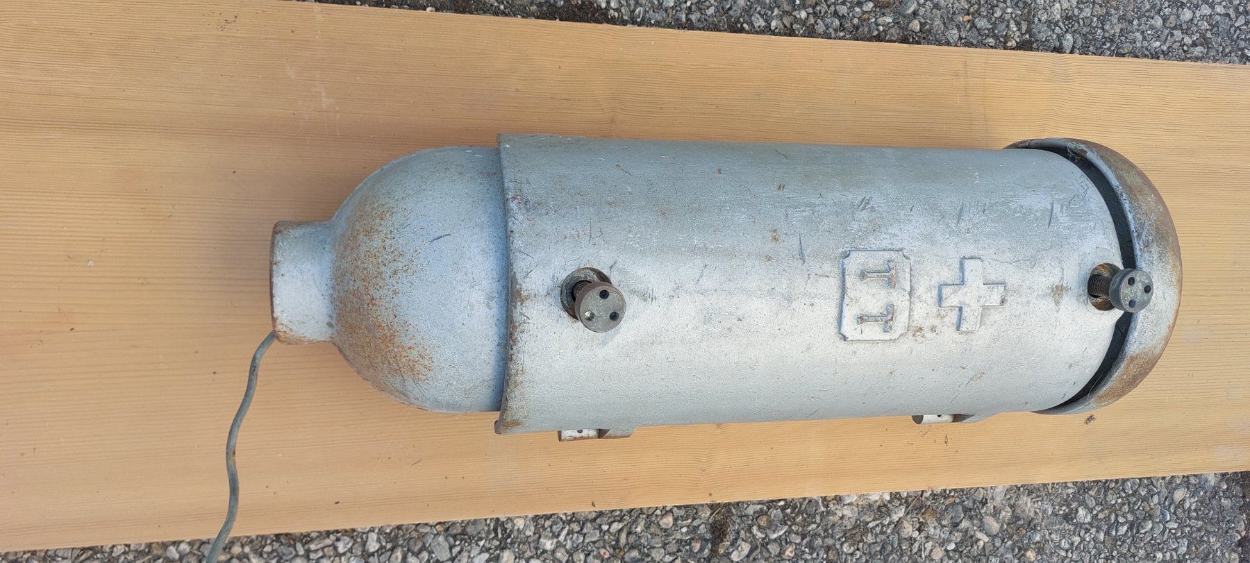 Stromzufuhr: Antiker Verteilerkasten – Defekt aus Lüterkofen von BiberM109