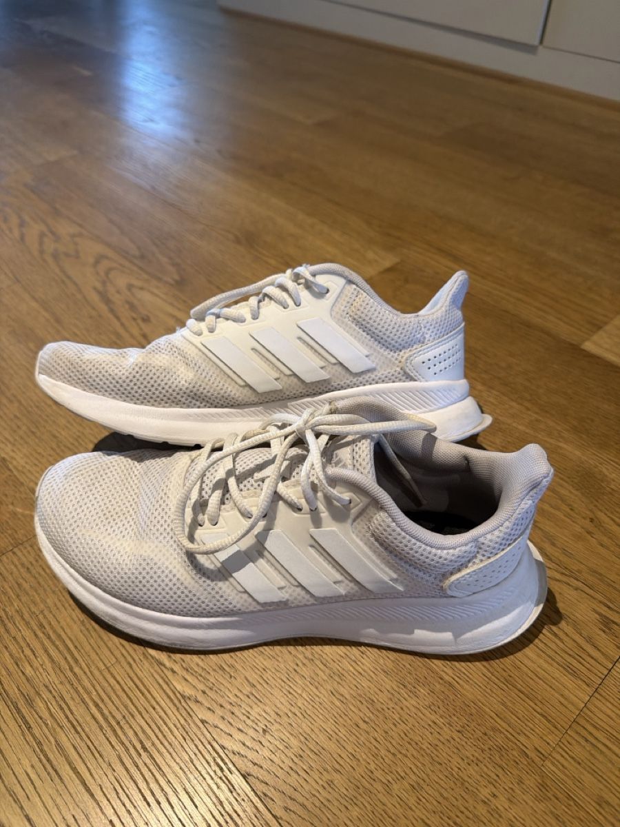 Adidas Damenschuhe: Adidas sneakers 38 – Gebraucht aus Hausen AG von nik_9sg2 2