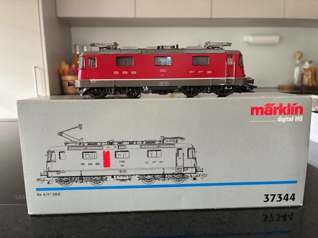 Märklin H0 37344, Re 4/4 II SBB, Digital (Gebraucht) in Leuzigen für ...