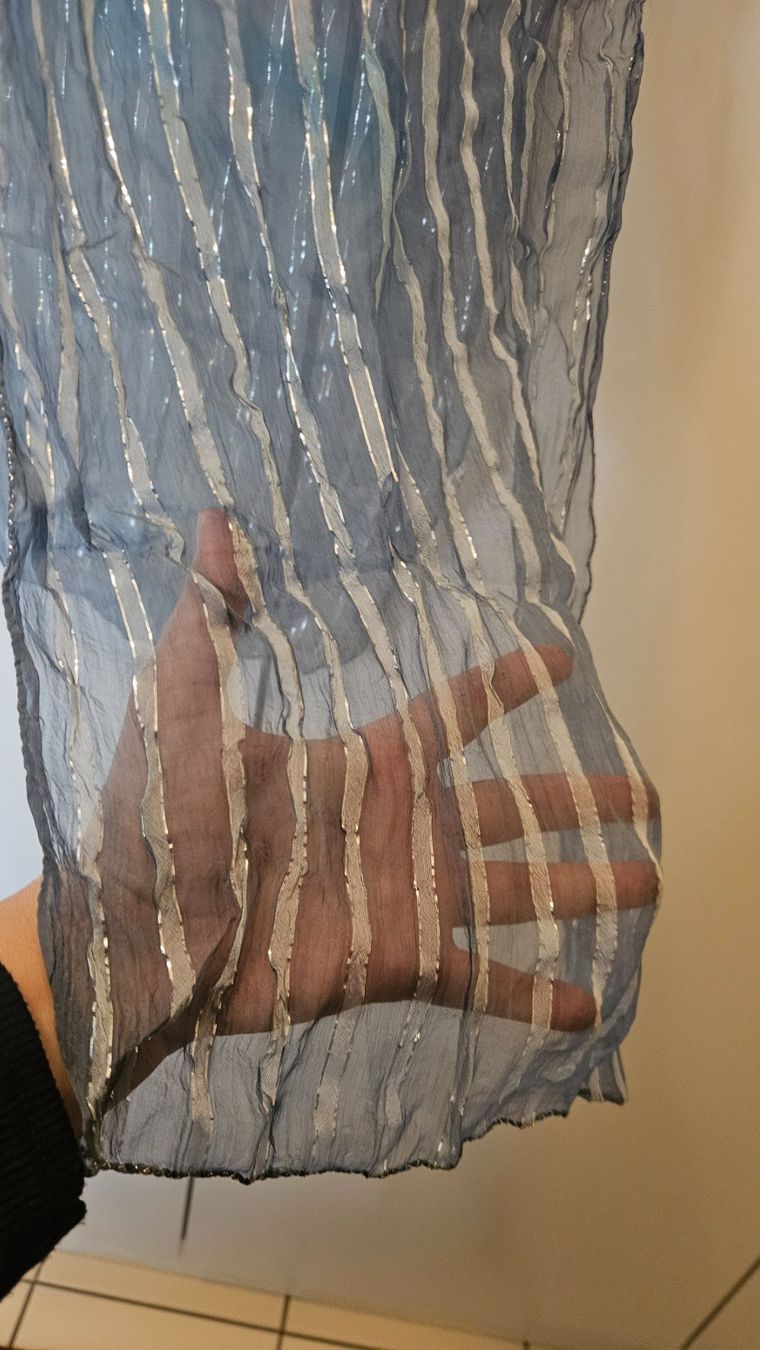 Foulard & Sciarpe: Sciarpetta semi trasparente in viscosa – Usato da Melano venduto da H-Sara 1
