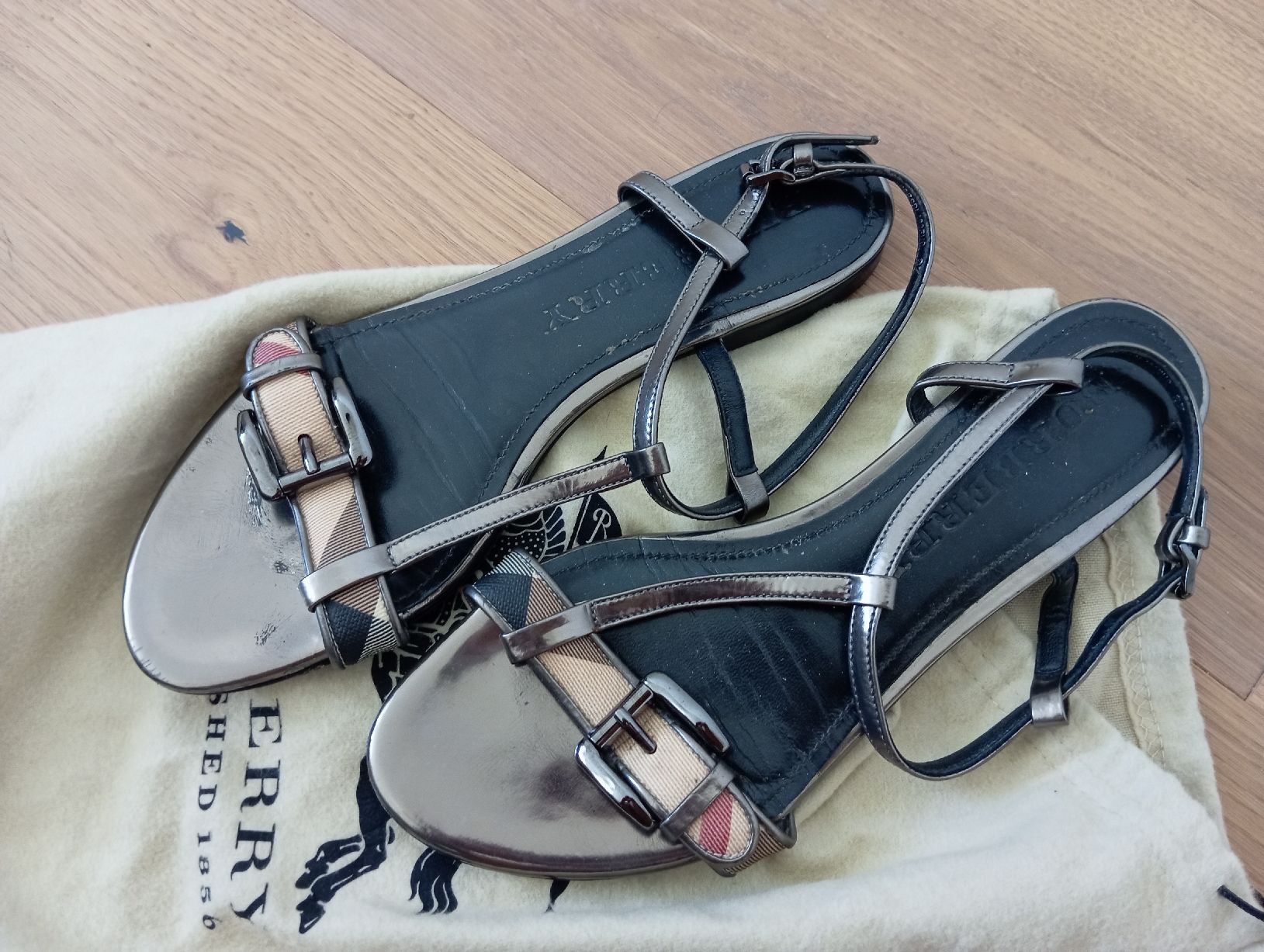 Burberry Scarpe da donna: Burberry Sandalen, Grösse 37 – Usato da Romanshorn venduto da mololo 3