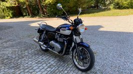 Triumph Bonneville SE 900i