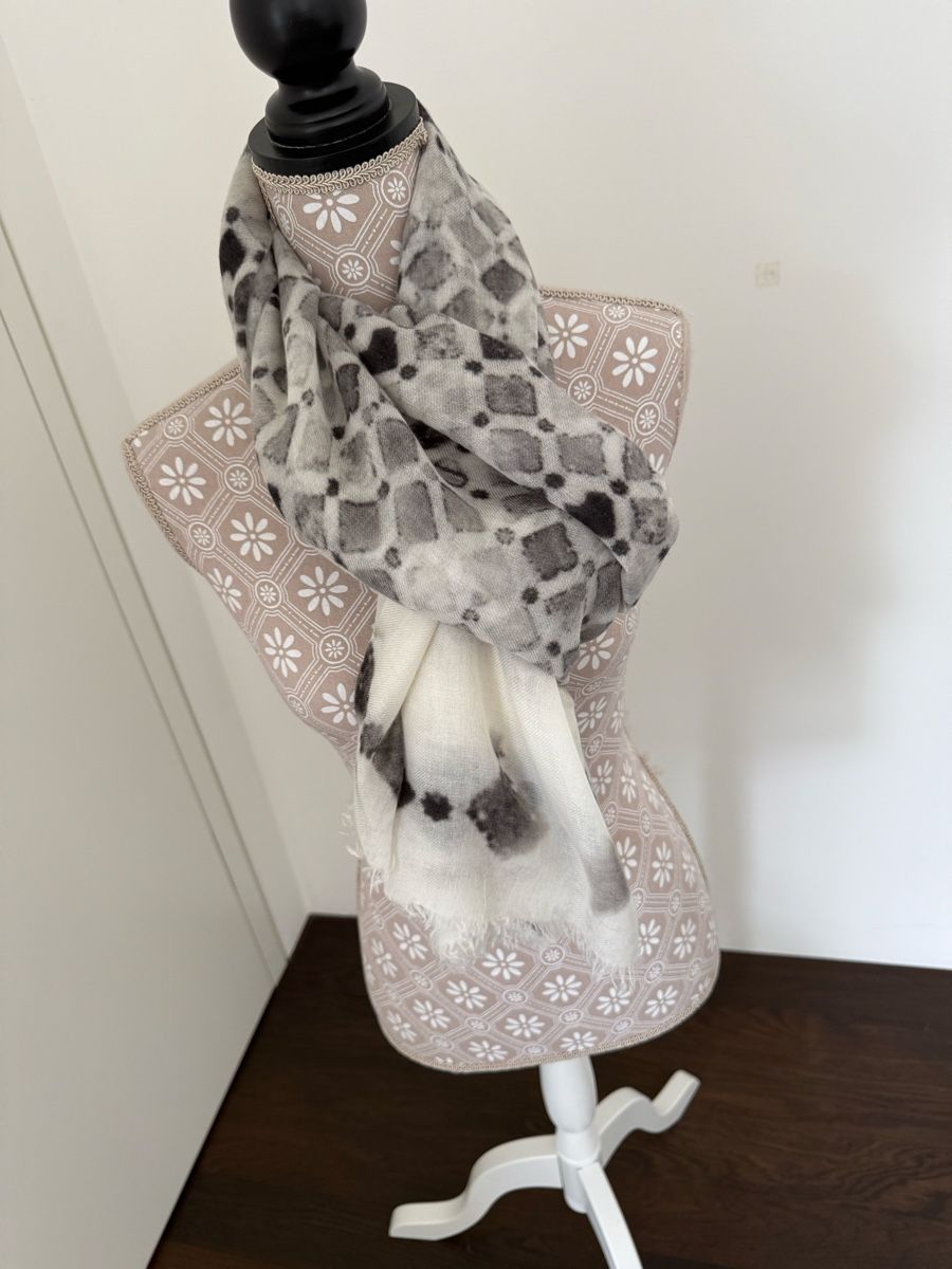 Foulard & Sciarpe: Amapure Anla Schal – Usato da Balzers venduto da Lissi57 4
