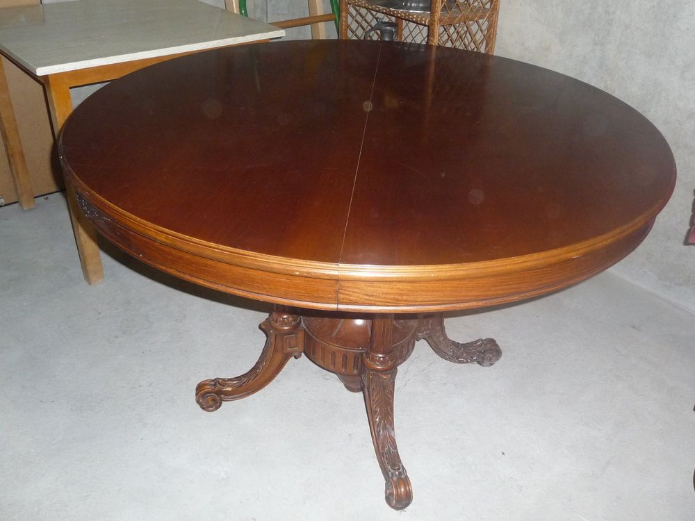 Tables: 1 Esstisch aus Nussbaum-Holz, Louis Philippe – D'occasion à Nussbaumen AG par erfolg25