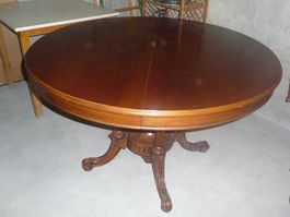 1 Esstisch aus Nussbaum-Holz, Louis Philippe