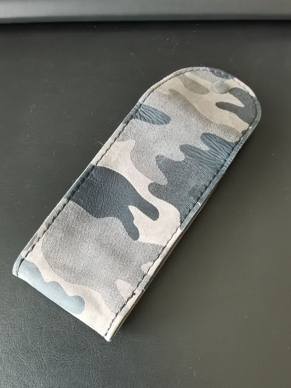 Scatole porta orologi: Uhrenetui Bosphorus Leather Camouflage Grau – Nuovo e nell'imballaggio originale da Biel/Bienne venduto da Cranson93 2