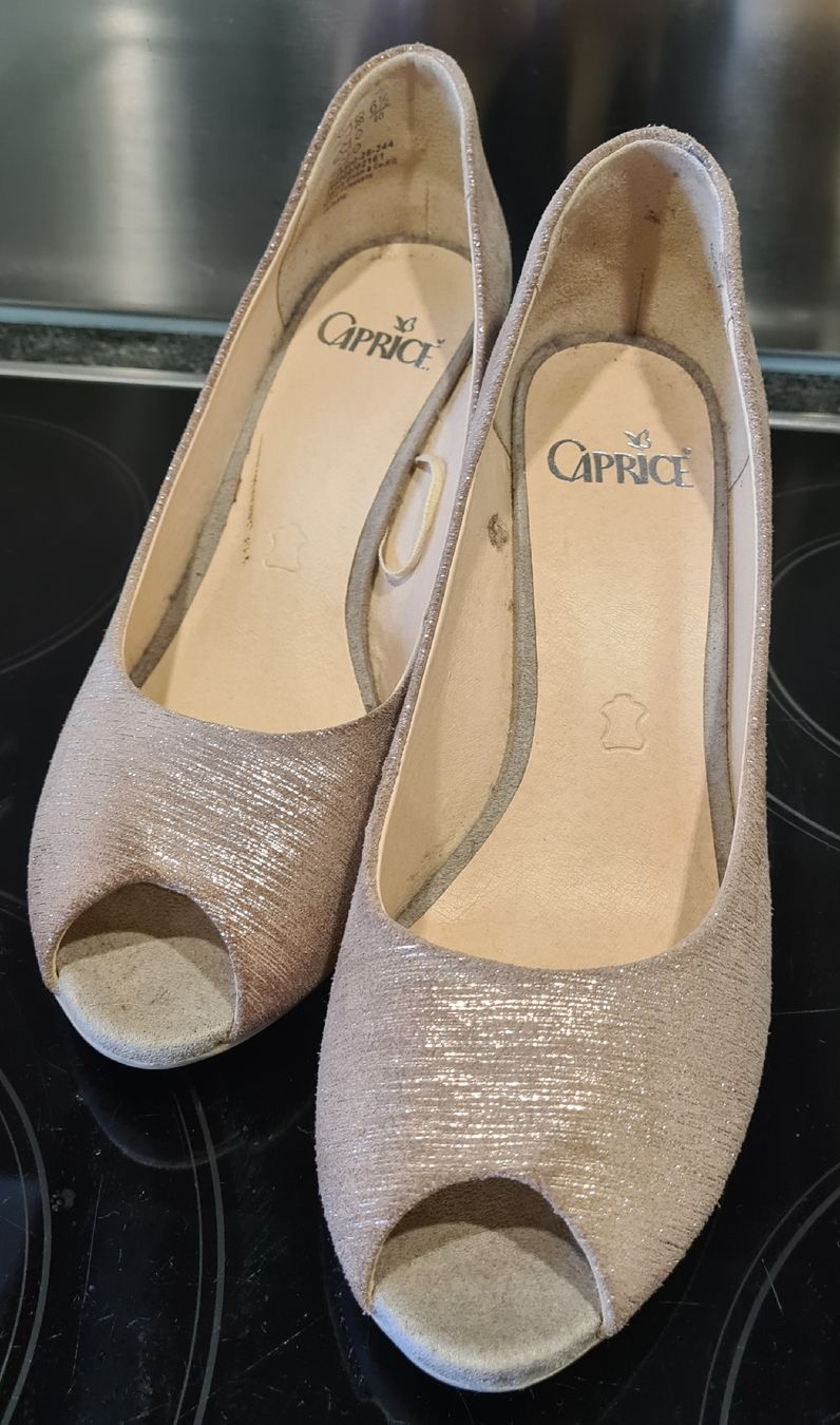Damenschuhe: Sandale  Caprice – Gebraucht aus Schüpfen von Kreuzschraube