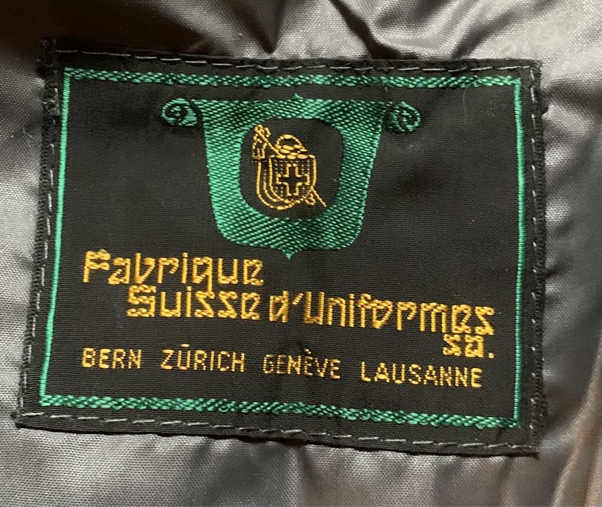 Schweizer Armee Cappotti: Offiziers-Ausgangsregenschutz der CH Armee Grösse 44 – Nuovo (secondo la descrizione) da Goldingen venduto da Bergler012 2