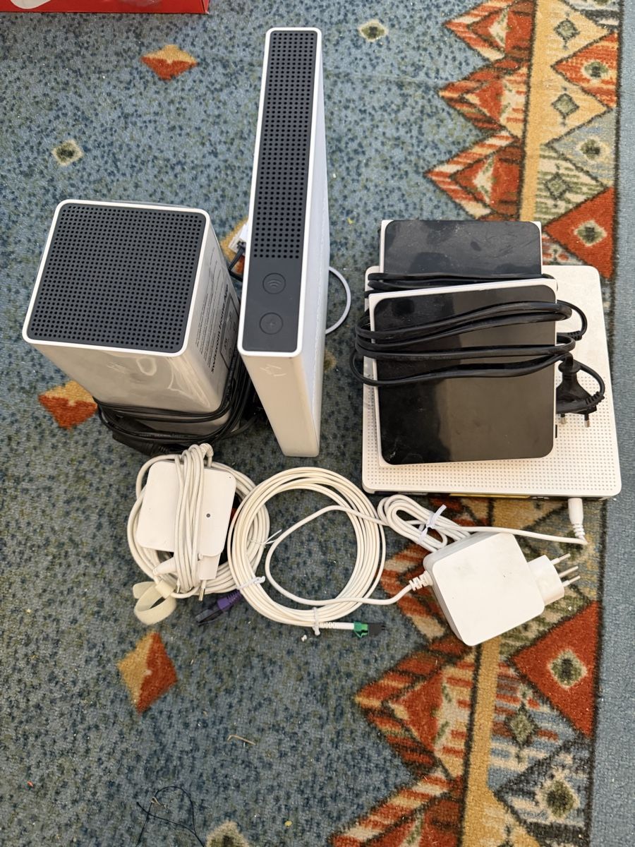 Swisscom Modem & Router: Swisscom internet und TV Boxen – Usato da Schattdorf venduto da Kofi57
