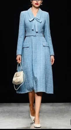 Kleid Tweed/Bouclé Hellblau Glitzer (EUR 38)