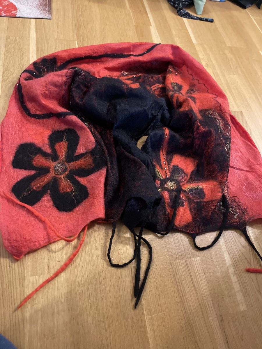 Foulard & Sciarpe: Schal Handarbeit – Nuovo (secondo la descrizione) da Birmensdorf ZH venduto da irina61 1