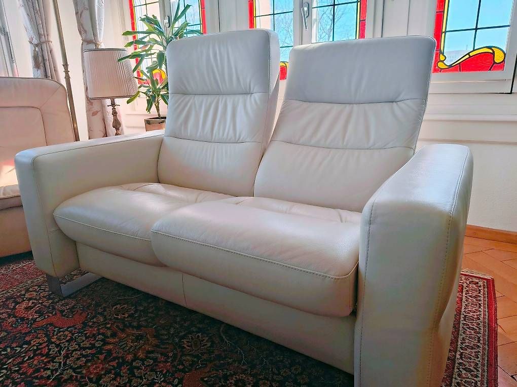 Sofas: Canapé cuir blanc crème Stressless – D'occasion à FRIBOURG par bigpolarbears