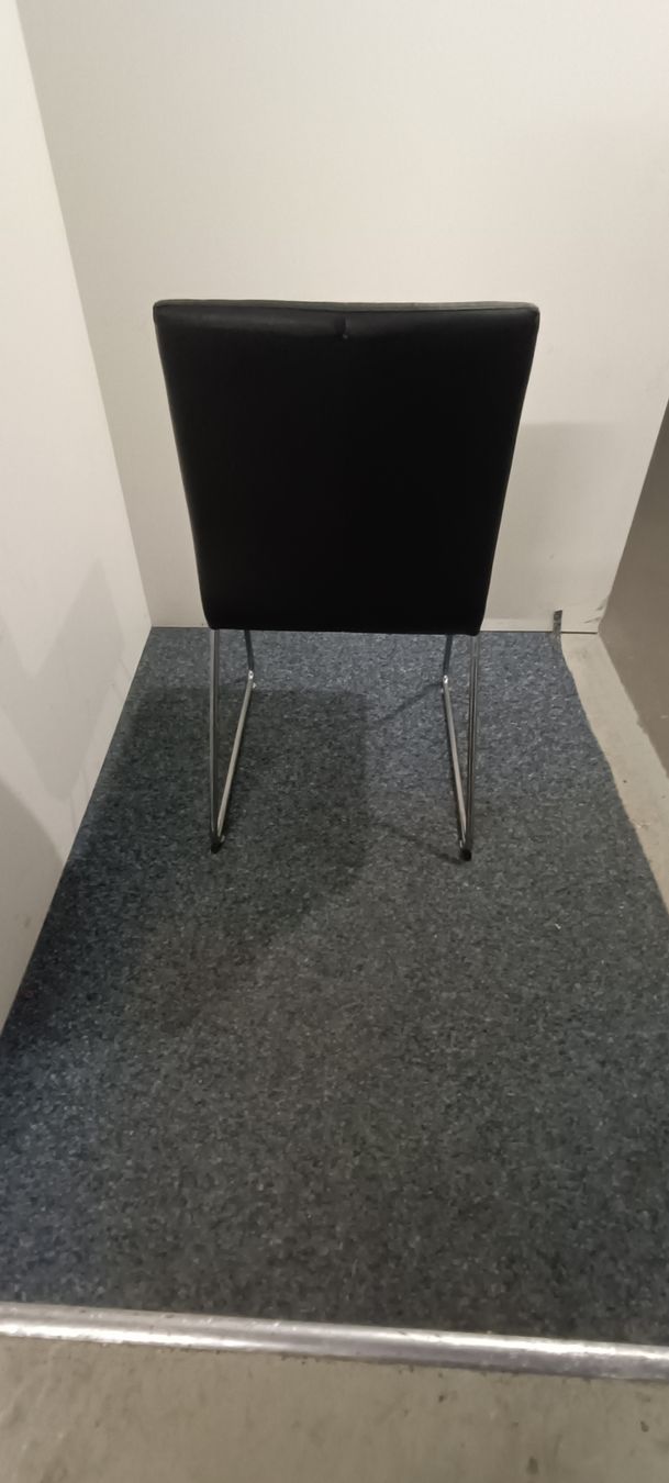 Ikea Sedie: 4 Esszimmer Stühle Schwarz  – Usato da Pfäffikon ZH venduto da K-V-M 3