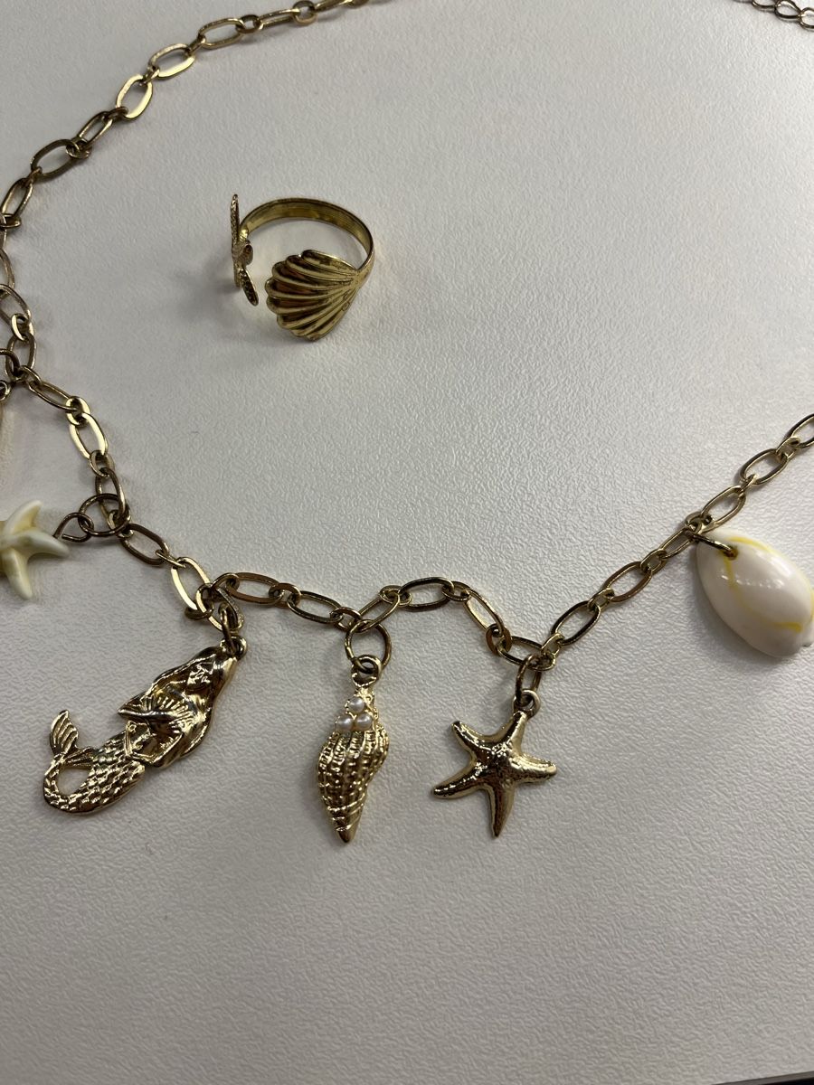 Altri gioielli: Beach Vibes Mermaid & Seashell Charm Necklace & Ring Set – Usato da Zürich venduto da Isabella123 3