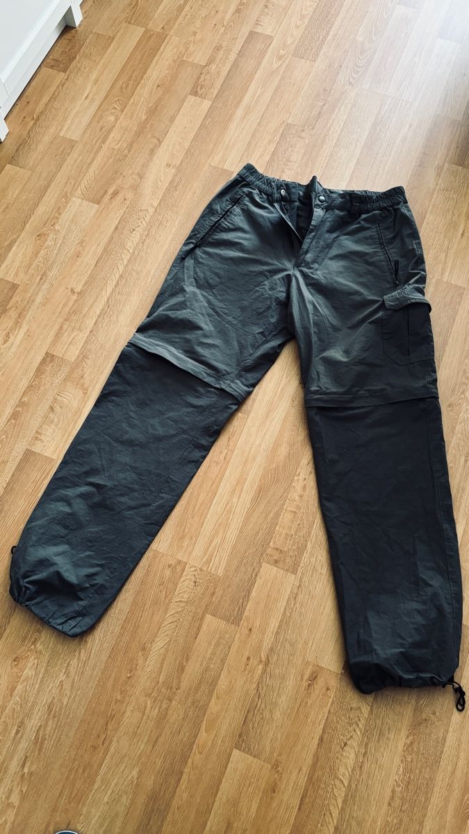 Trevolution Pantaloni: Trevolution Wanderhose Grösse 50 Zip-Off – Nuovo (secondo la descrizione) da Basel venduto da NellyBotti