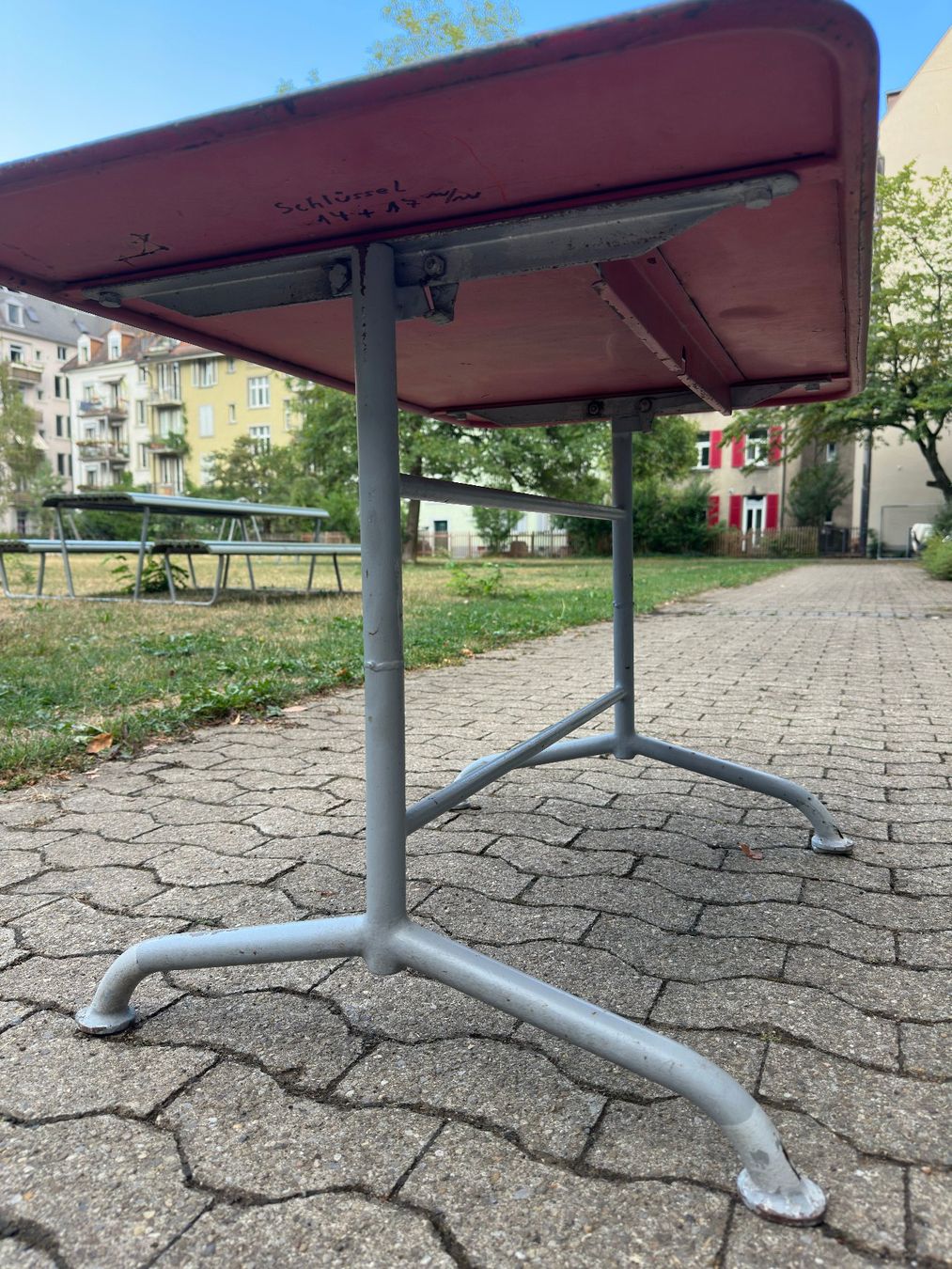 Tavoli: Roter Gartentisch – Usato da Zürich venduto da mmzim 2