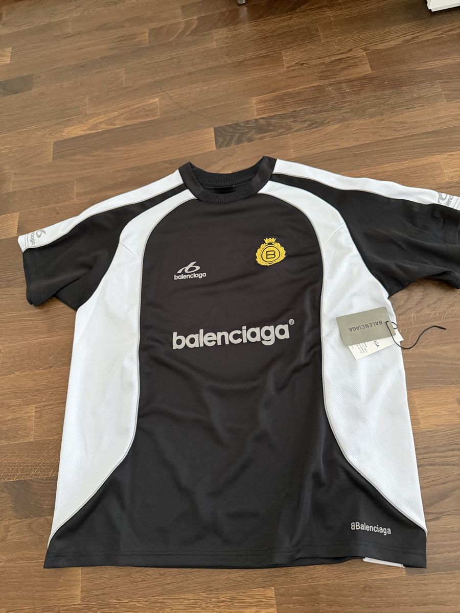 Leibchen & Hosen: Balenciaga Trikot – Neu und originalverpackt aus Grenchen von Sephirot14