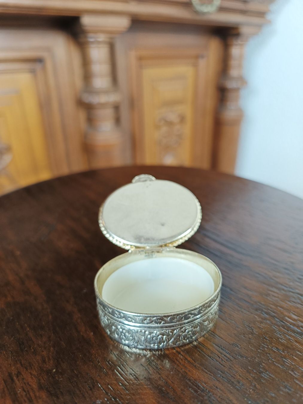 Altro in Cosmetici & Cura: Antike Pillendose mit Kamee – Usato da Steffisburg venduto da ZeitReise_ 4