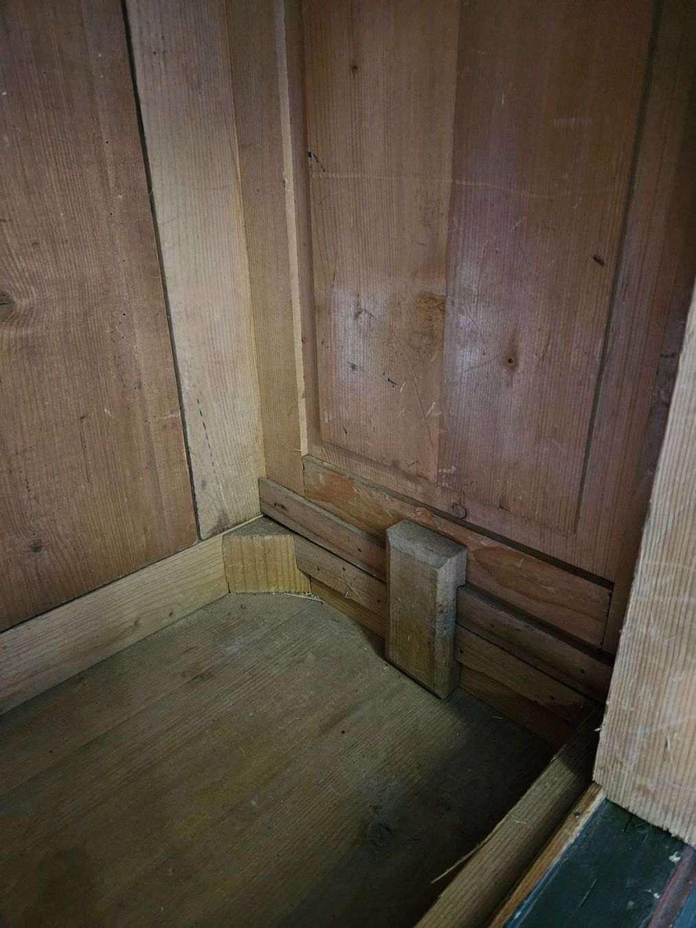 Armadi: Schöner, antiker Bauernschrank, bemalt – Usato da Wittenbach venduto da anzo4 3