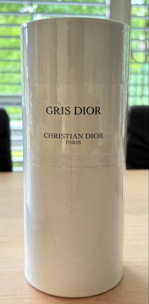 Dior Parfums & Eau de Toilette: Gris Dior 250 ml – Neuf avec emballage d'origine à Vacallo par bri_9hp2 1